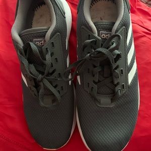 Adidas sneakers grey with 3 white stripes Sizes 9